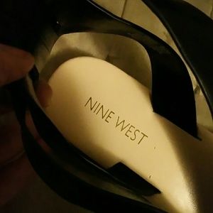 Nine West Shoes - Nine West Vikkio strappy flats size 8.5M Nine West Shoes - Nine West Vikkio strappy flats size 8.5M